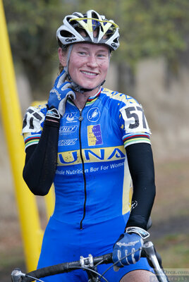 Alison Dunlap (Luna) after race. Cyclocross 2003 — AbbiOrca cycling race photography