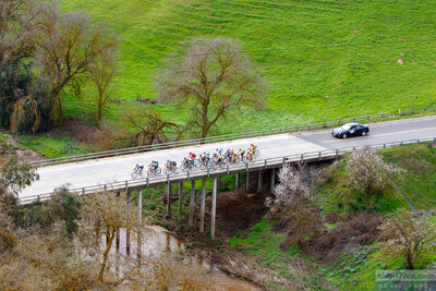 Last lap, Pro 1 Men from high above.McLane Road Race 2006. Helicopter view — AbbiOrca cycling race photography