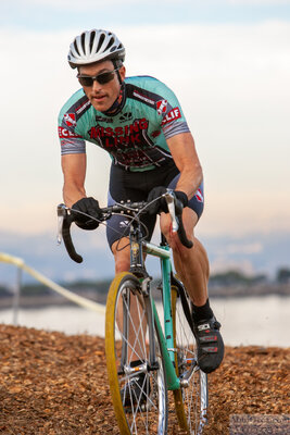 Russ bloody knee. Cyclocross 2004 — AbbiOrca cycling race photography