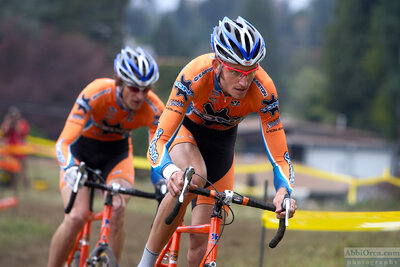 Ryan Trebon followed by Barry WIcks (Kona). 2005 Stumptown Cyclocross. — AbbiOrca cycling race photography